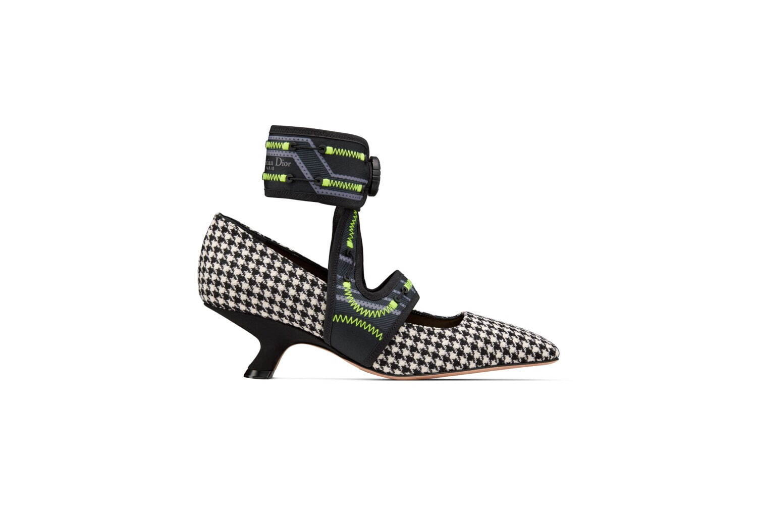 ディオール 62-22」パンプス、“ミモザ”の花が咲く刺繍デザインや