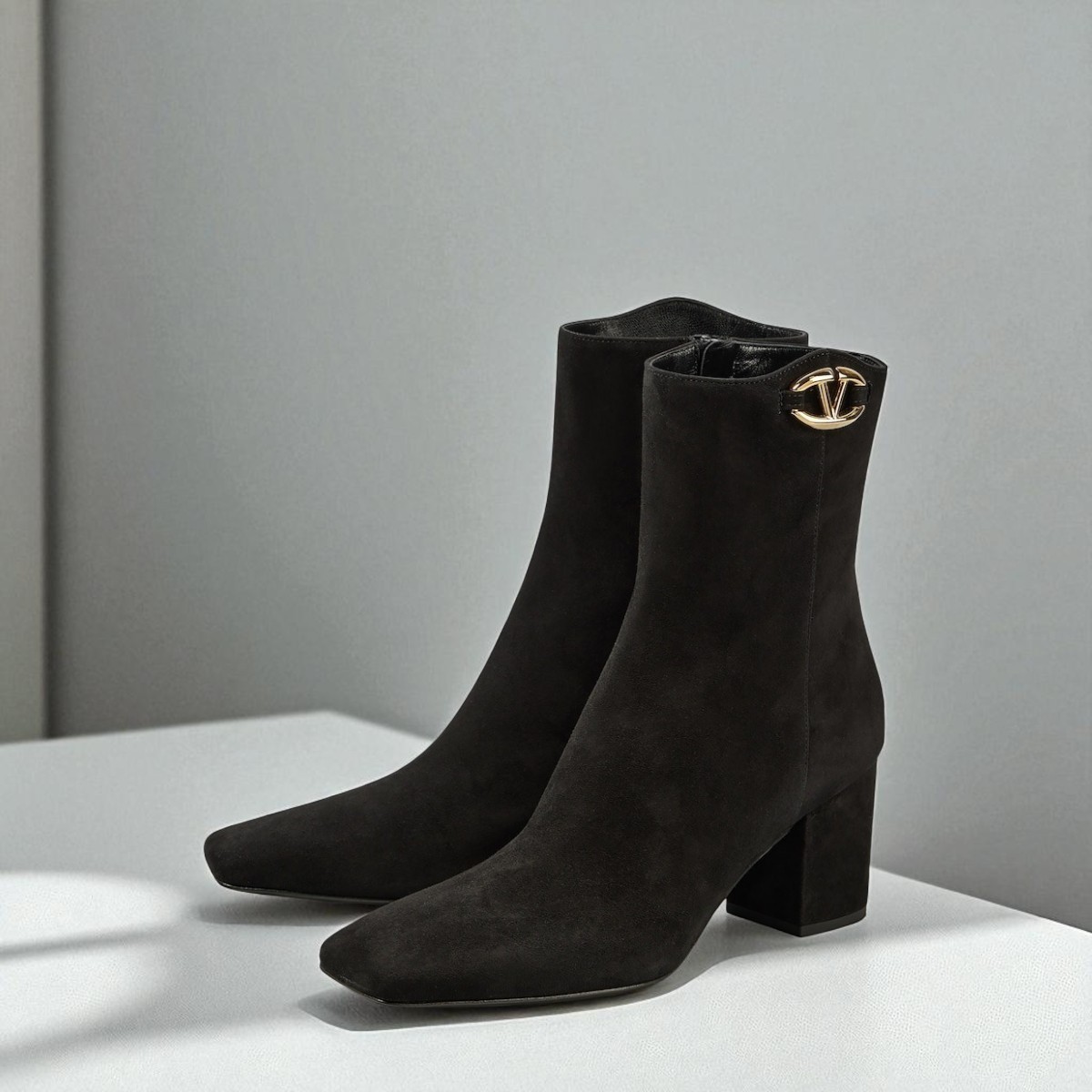 VALENTINO】ヴァレンティノ スエード アンクルブーツ (VALENTINO