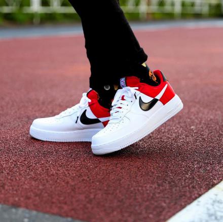 国内10月8日発売予定】ナイキ エアフォース1 '07 LV8 1 