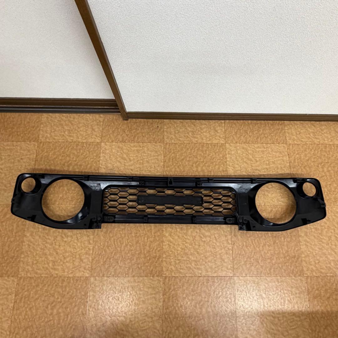 ジムニーJB64 JB74 JC74 フロントグリル SUZUKIロゴマーク付 - メルカリ