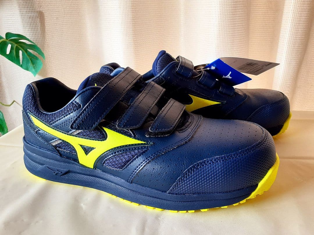 未使用タグ付き♪ ミズノ安全靴 ２６cmEEEネイビー×イエロー 人気カラー！ 安全靴・作業靴 BOA ローカット ミズノMIZUNO f1ga2415【サンワーク本店】