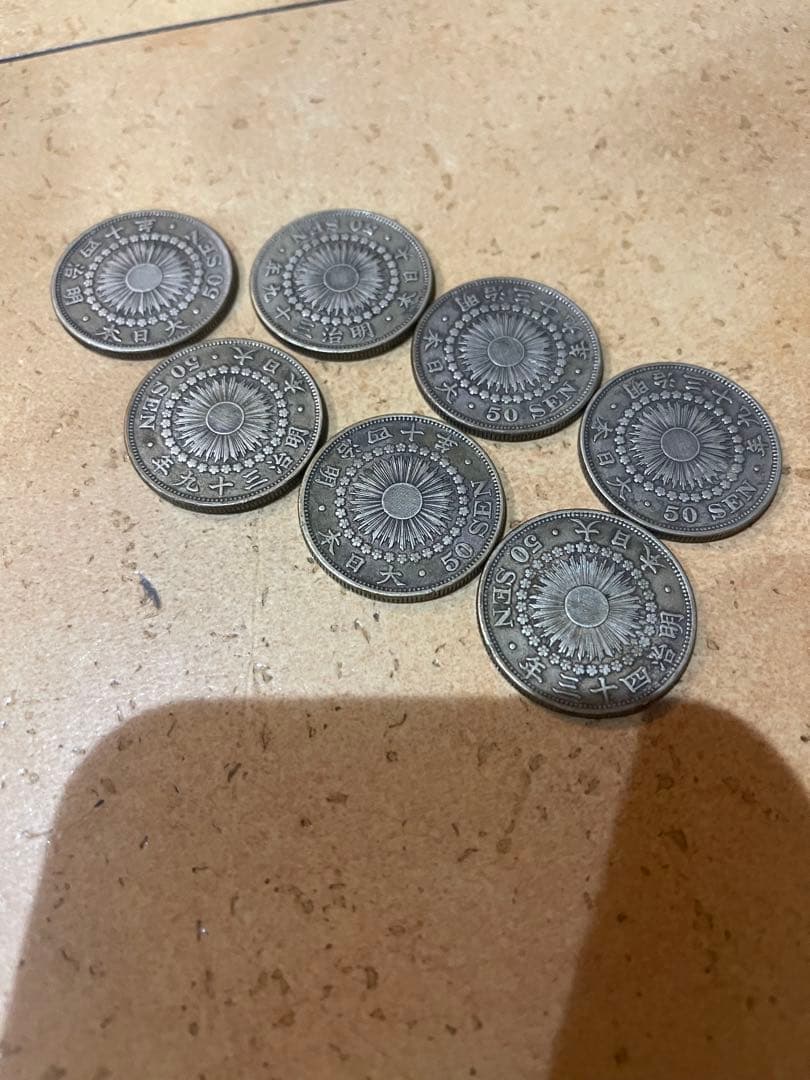 な*き様 50銭硬貨 7枚セット レザーワークス|コンチョ・ビーズ|古銭コンチョ|小型50銭黄銅貨(五十銭